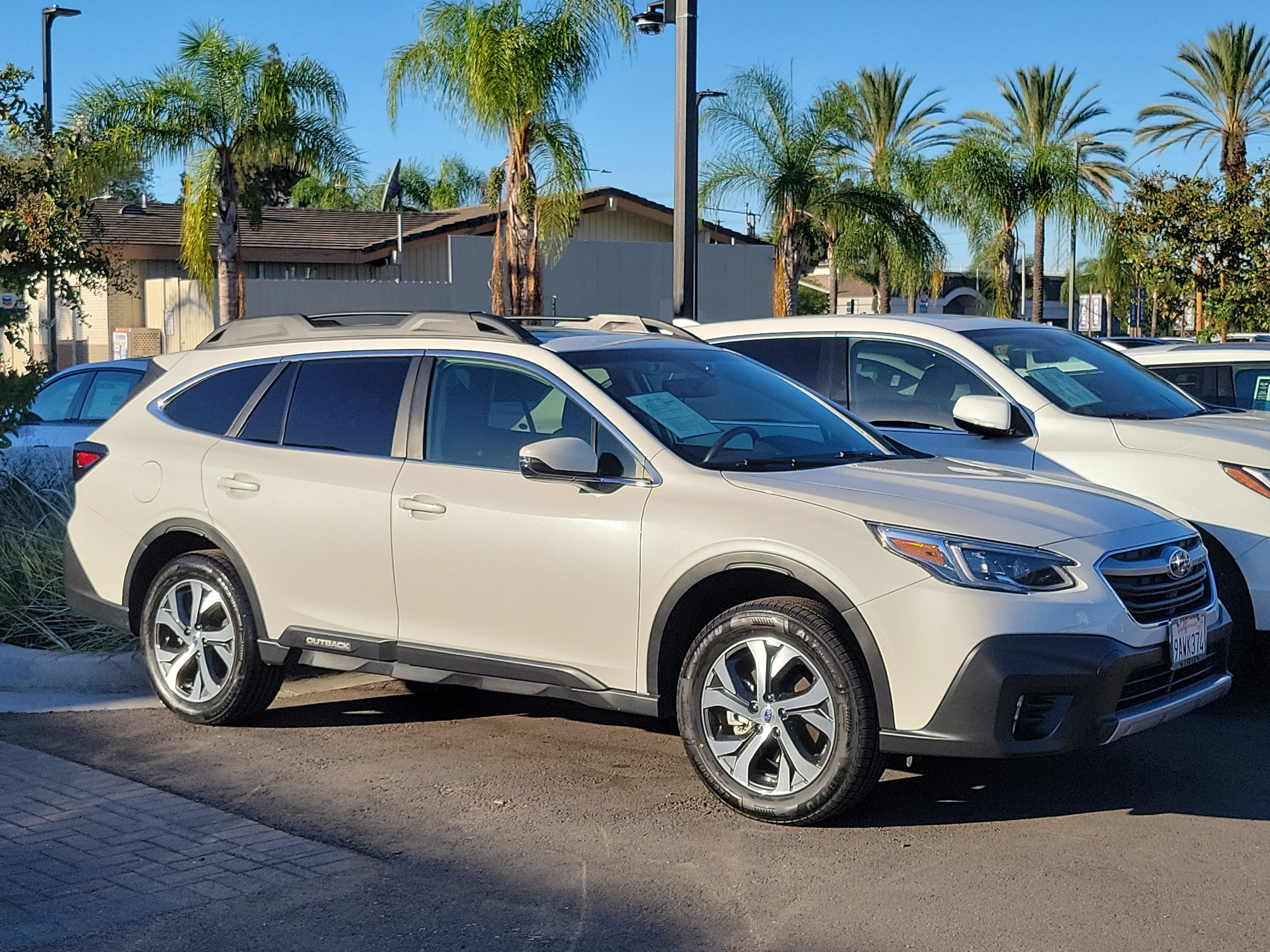 Used 2022 Subaru Outback Limited AWD/4WD image 7
