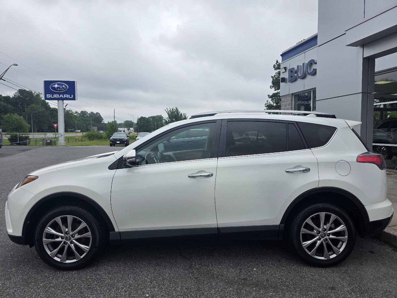 Used 2017 Toyota RAV4 Limited w/ Advanced Technology Package AWD/4WD image 8