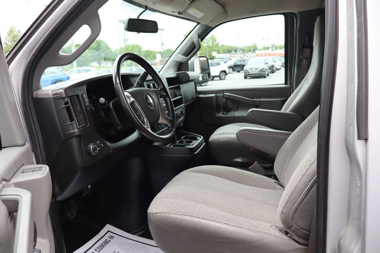 Used 2018 Chevrolet Express 2500 LS w/ Driver Convenience Package RWD image 8