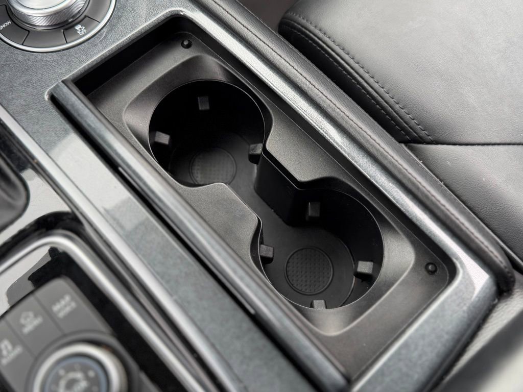 Used 2022 Nissan Armada SV image 23