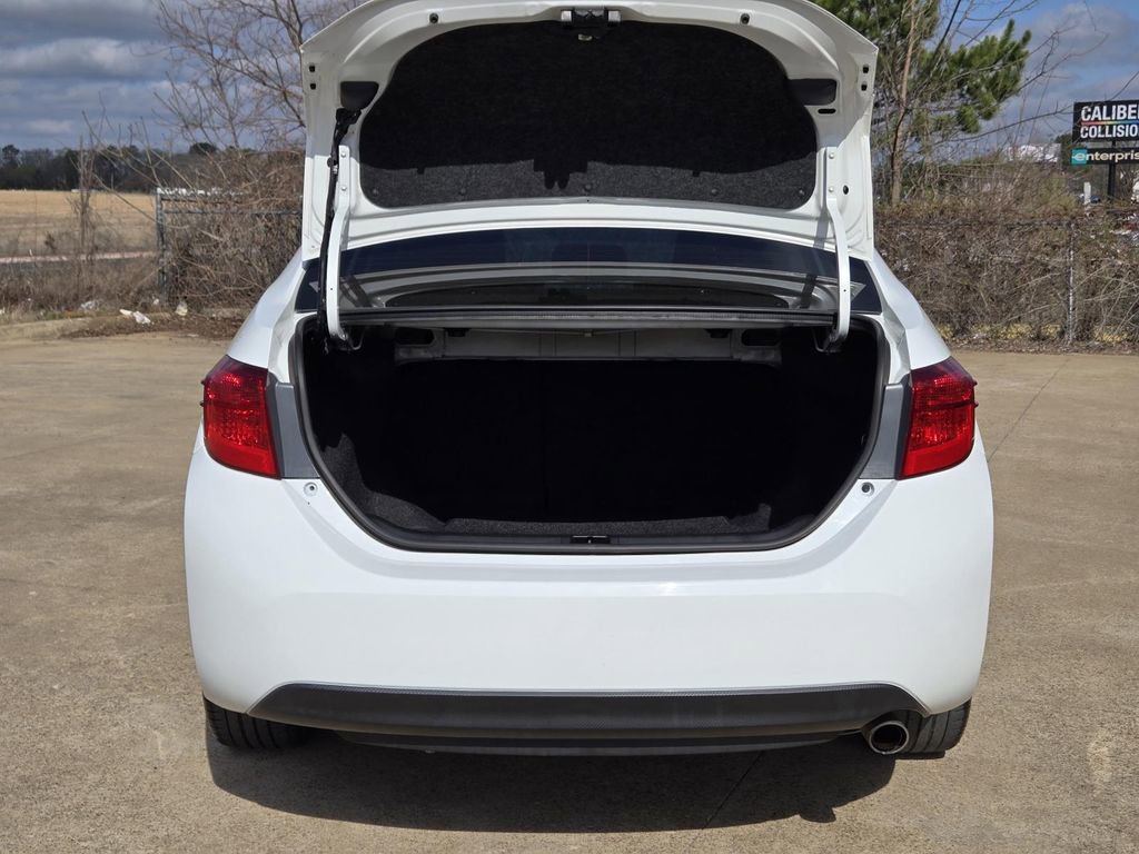 Used 2018 Toyota Corolla SE FWD image 9