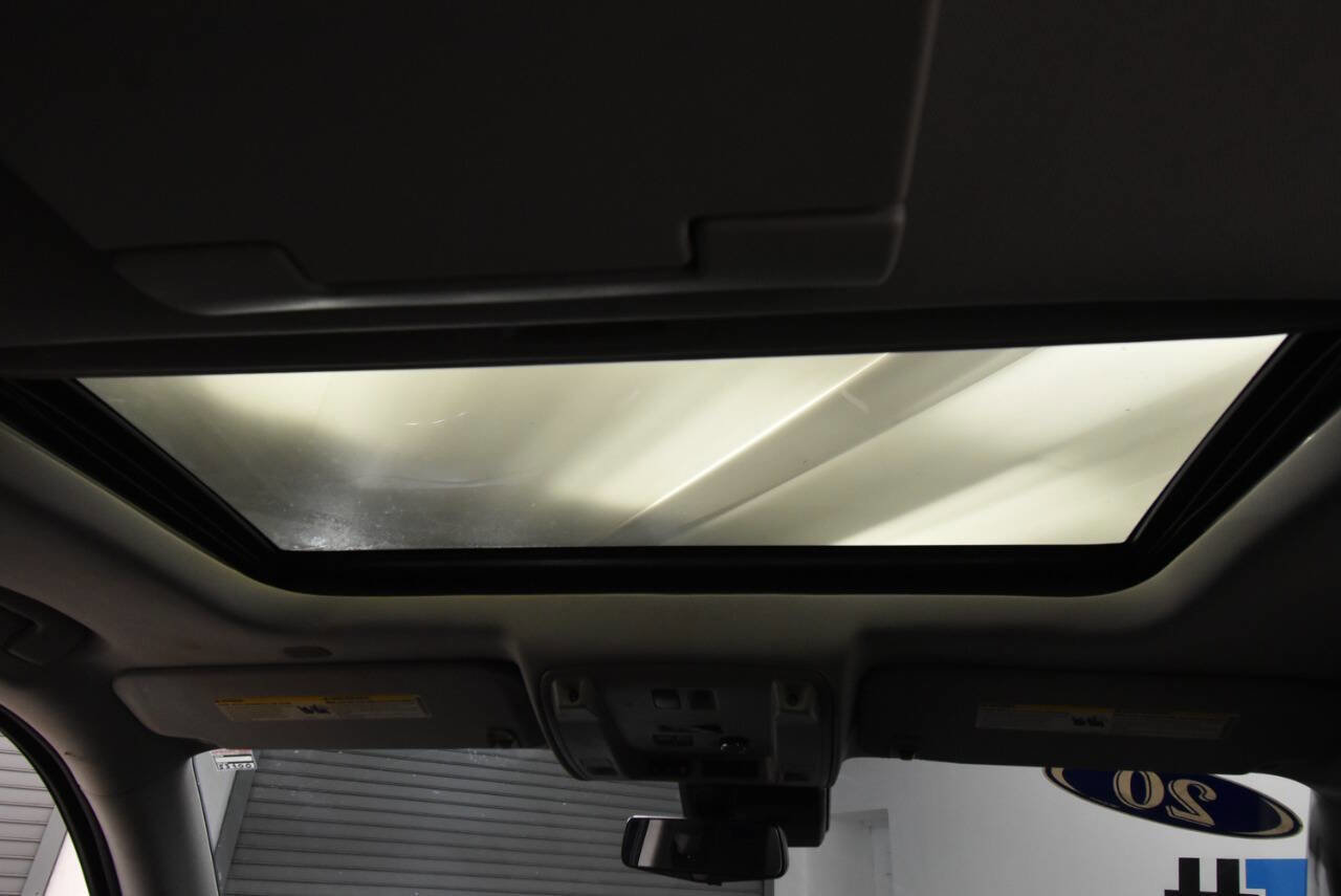 Used 2020 Cadillac Escalade Premium Luxury image 21