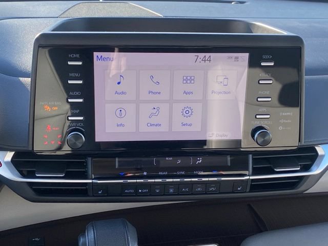 Used 2021 Toyota Sienna XLE AWD/4WD image 13