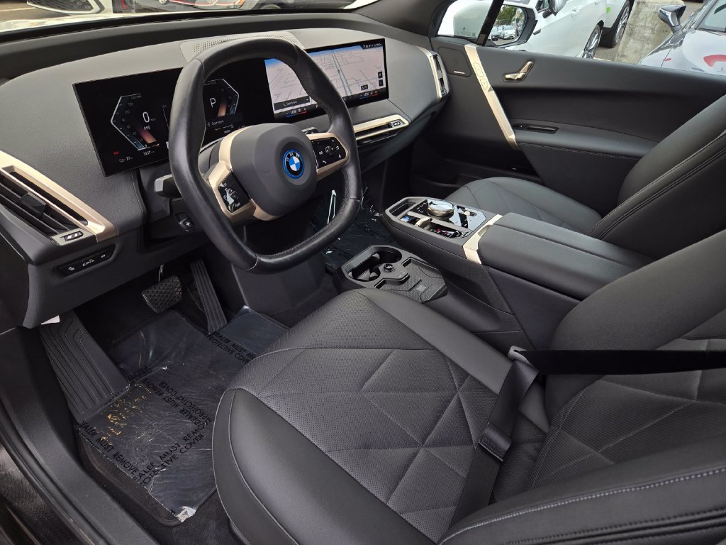 Used 2024 BMW iX xDrive50 w/ Convenience Package AWD/4WD image 10