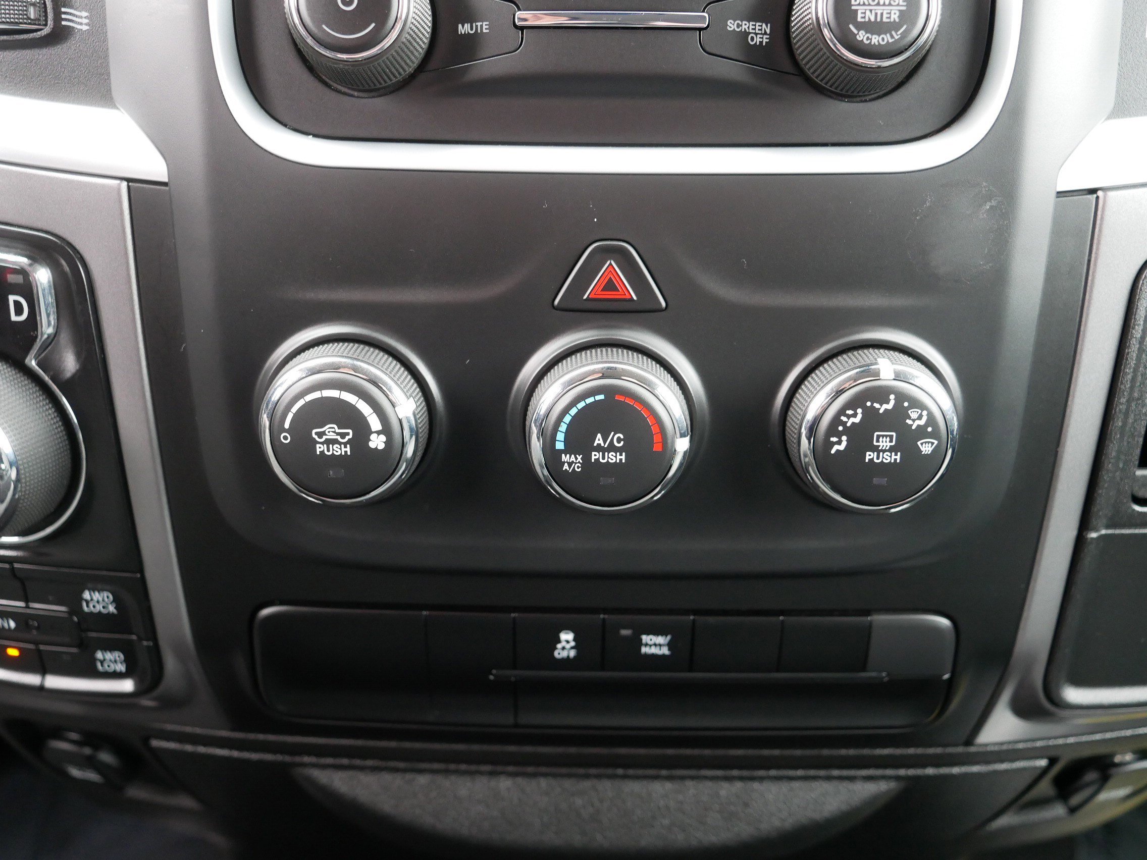 Certified 2024 RAM 1500 Classic SLT image 23