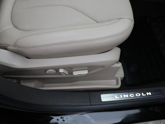 Used 2023 Lincoln Nautilus Reserve w/ Equipment Group 201A image 9