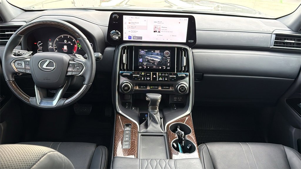 Used 2024 Lexus LX 600 4WD w/ Ultra Luxury Package image 21