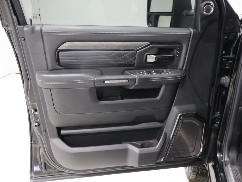 Used 2025 RAM 3500 Limited image 15