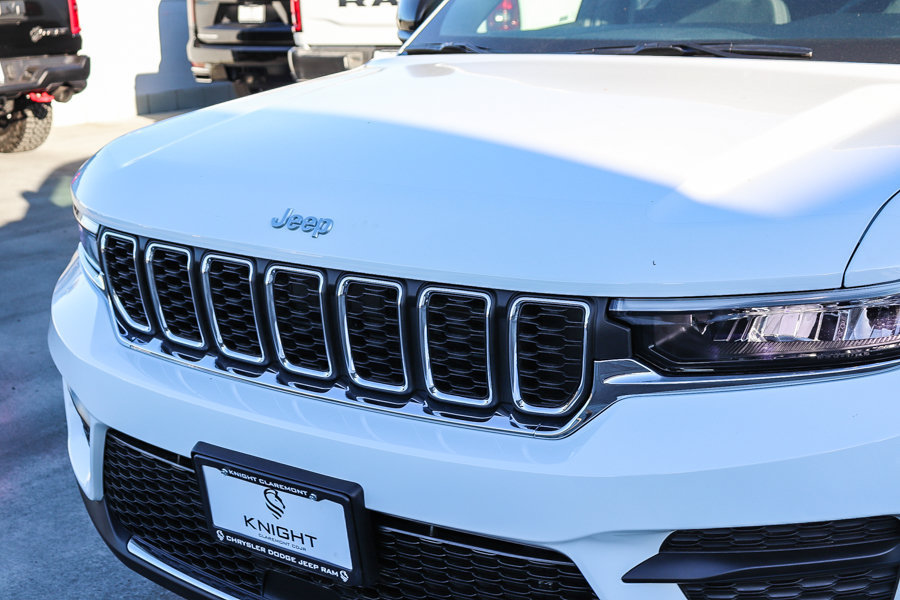 New 2026 Jeep Grand Cherokee Laredo AWD/4WD image 6