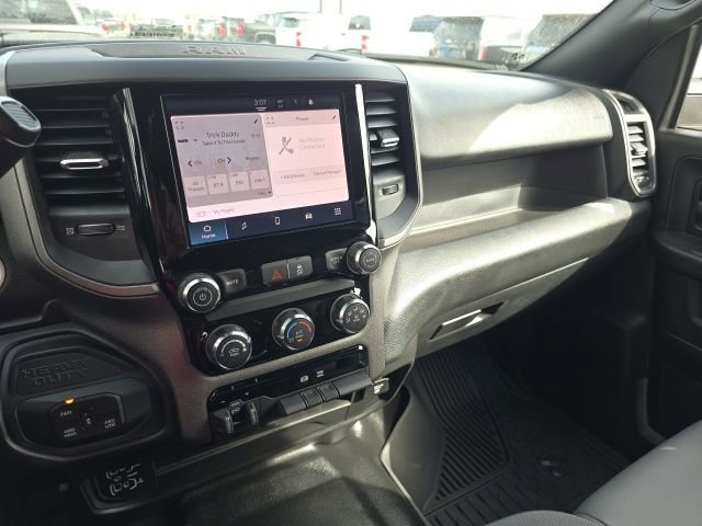Used 2025 RAM 2500 Tradesman w/ Chrome Appearance Group image 22