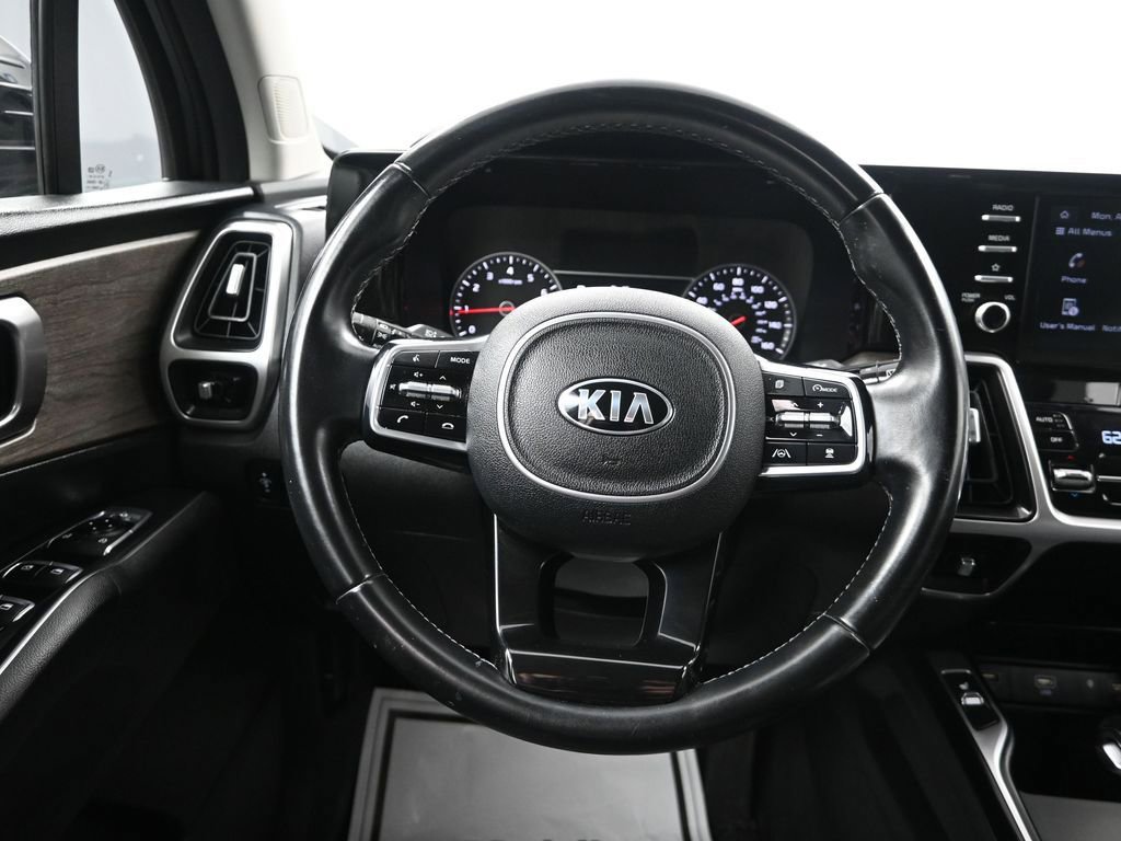 Certified 2021 Kia Sorento EX w/ Panoramic Sunroof Package FWD image 21