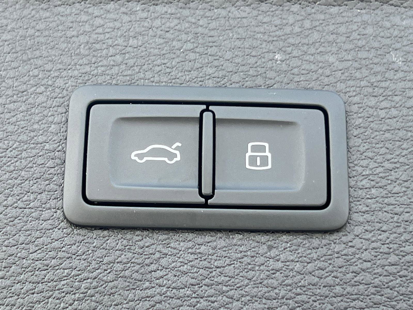 Used 2023 Audi Q5 2.0T Prestige image 19