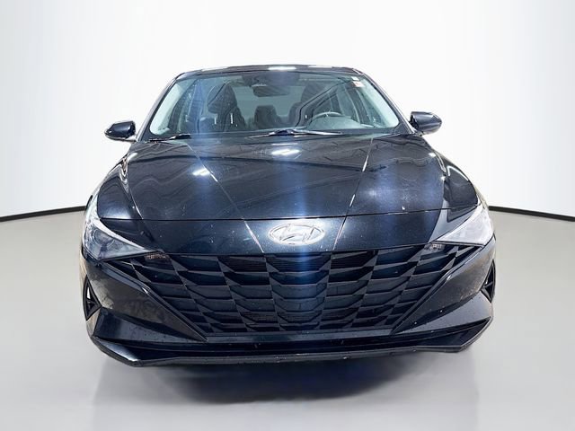 Used 2021 Hyundai Elantra SE w/ Preferred Accessory Package FWD image 3