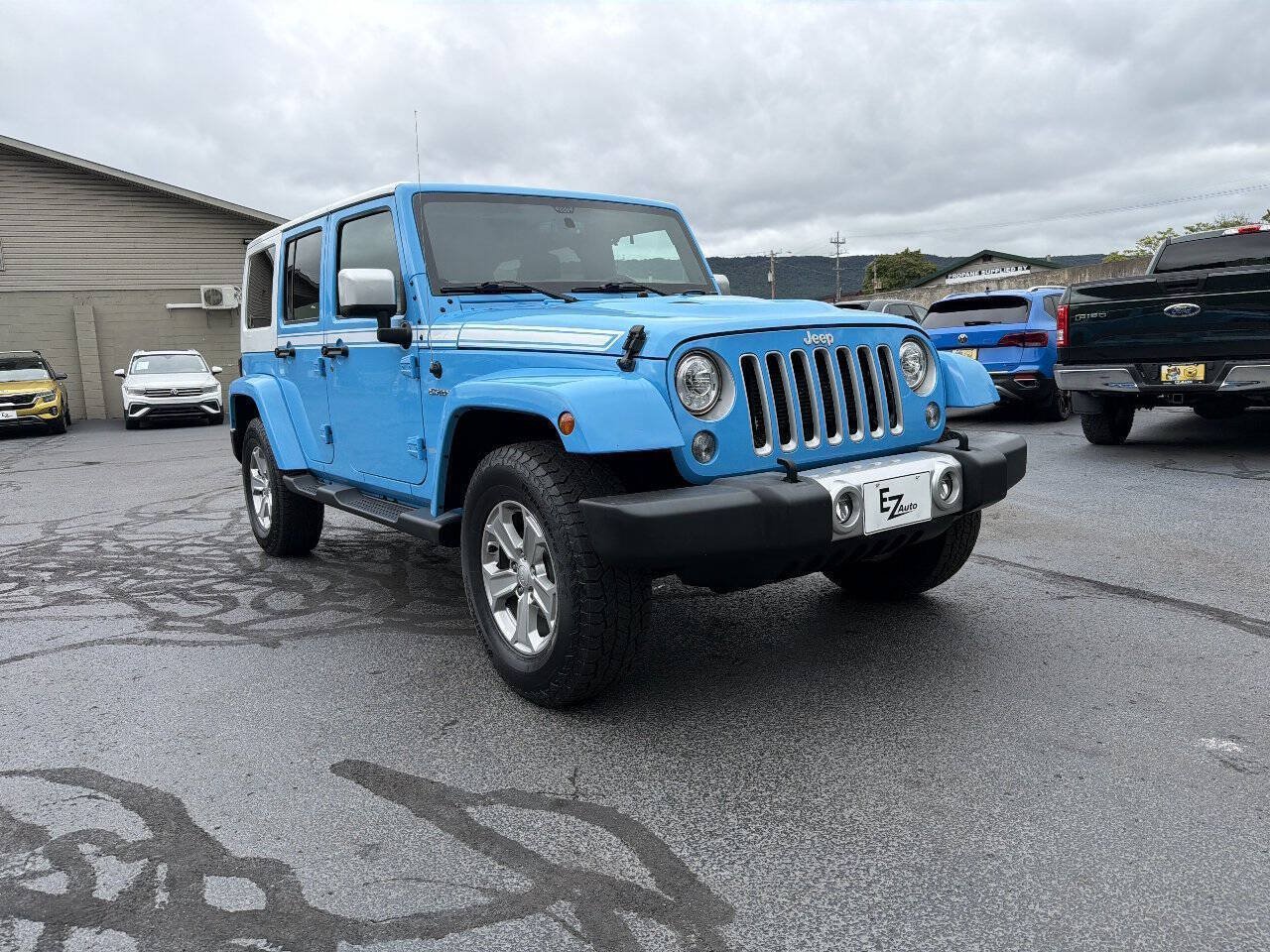 Used 2017 Jeep Wrangler Unlimited Sahara w/ Quick Order Package 24E Chief AWD/4WD image 2
