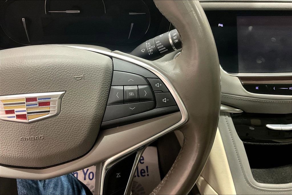 Used 2017 Cadillac XT5 Luxury w/ Driver Awareness Package image 19