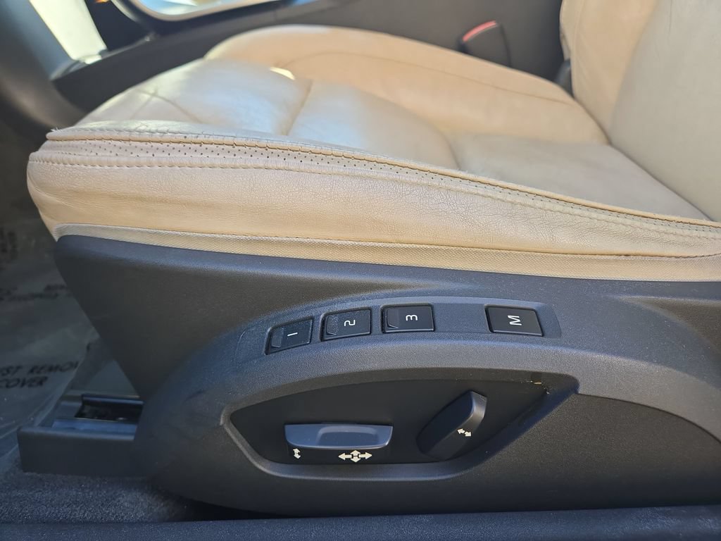 Used 2011 Volvo C70 T5 FWD image 21