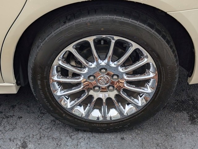 Used 2009 Buick Lucerne Super image 27