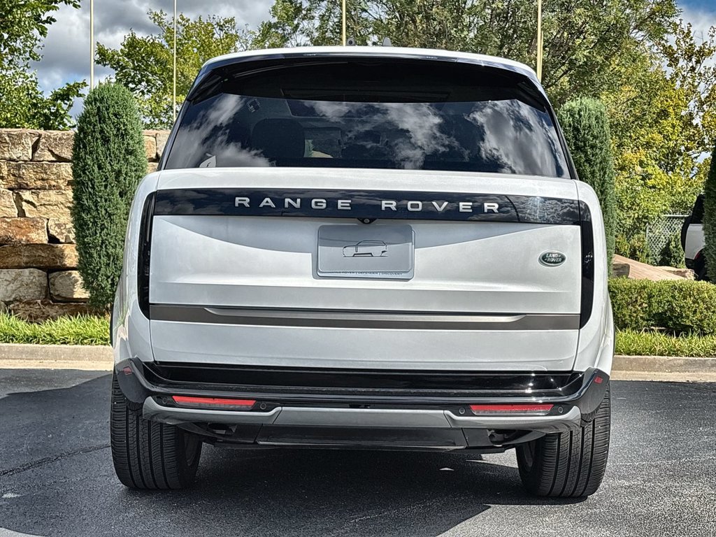 Used 2022 Land Rover Range Rover Long Wheelbase SE AWD/4WD image 4