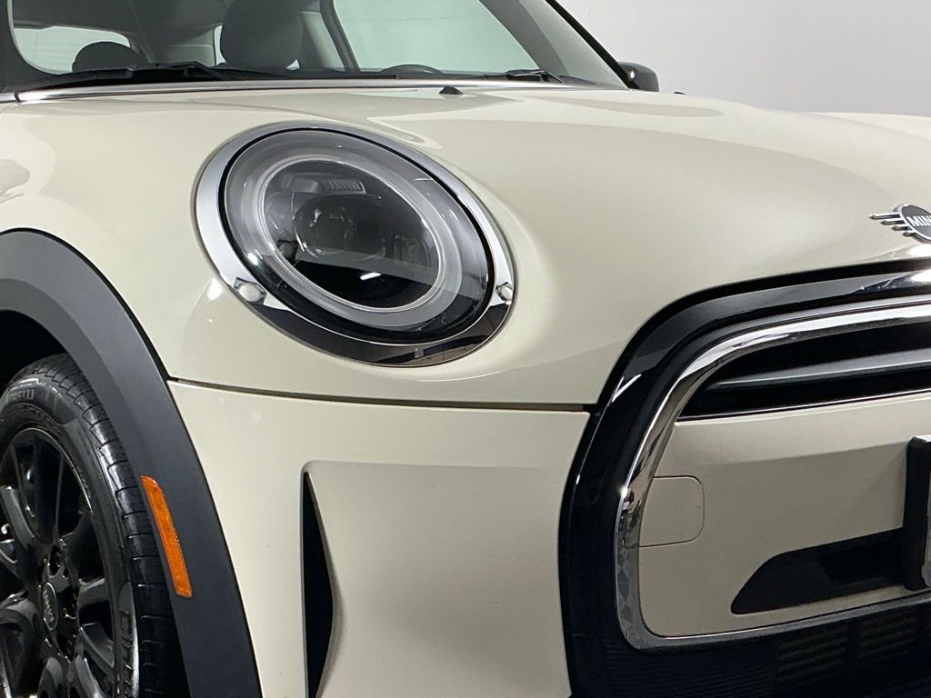 Used 2023 MINI Cooper 2-Door Hardtop image 5