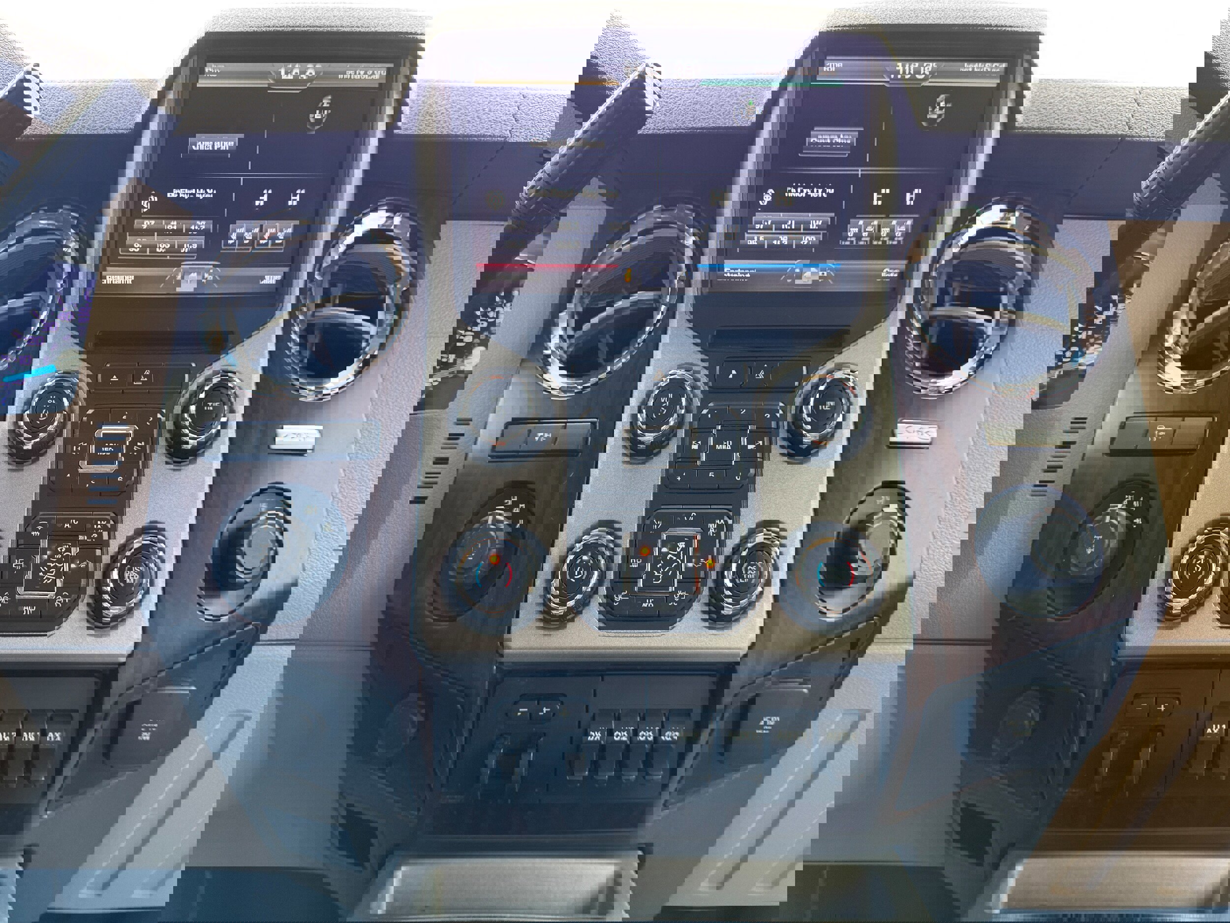 Used 2015 Ford F250 Lariat w/ Lariat Ultimate Package image 19