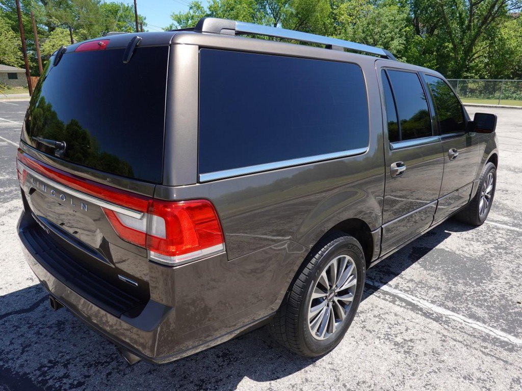 Used 2016 Lincoln Navigator L Select image 7