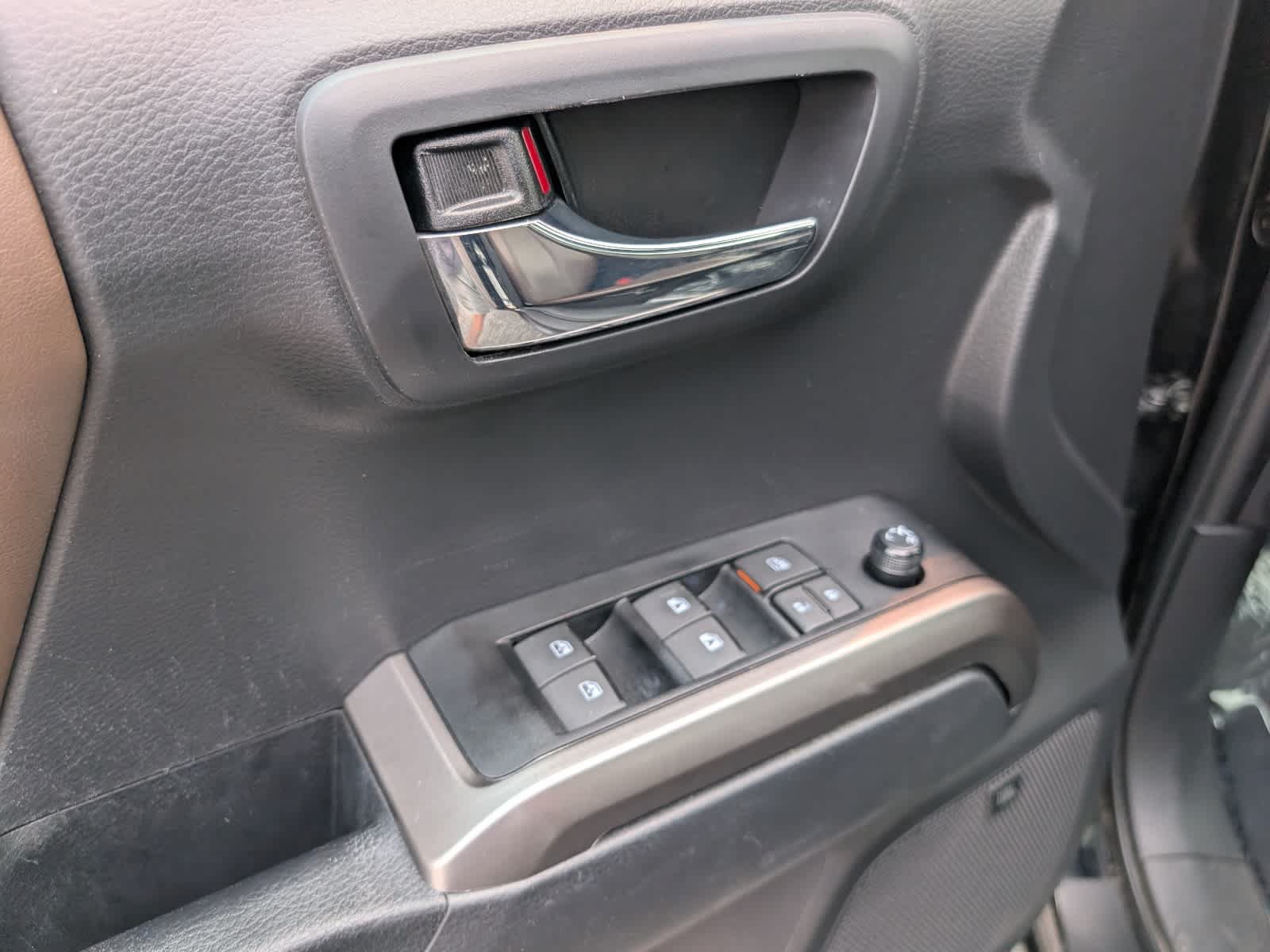 Used 2023 Toyota Tacoma Limited AWD/4WD image 19