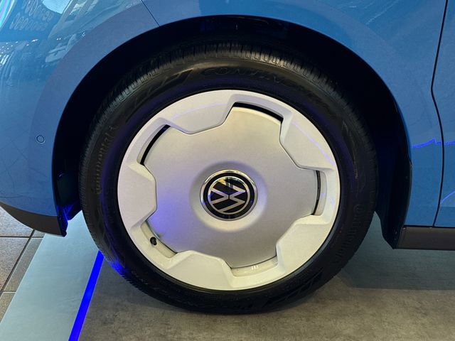 Used 2025 Volkswagen ID. Buzz 1st Edition image 17