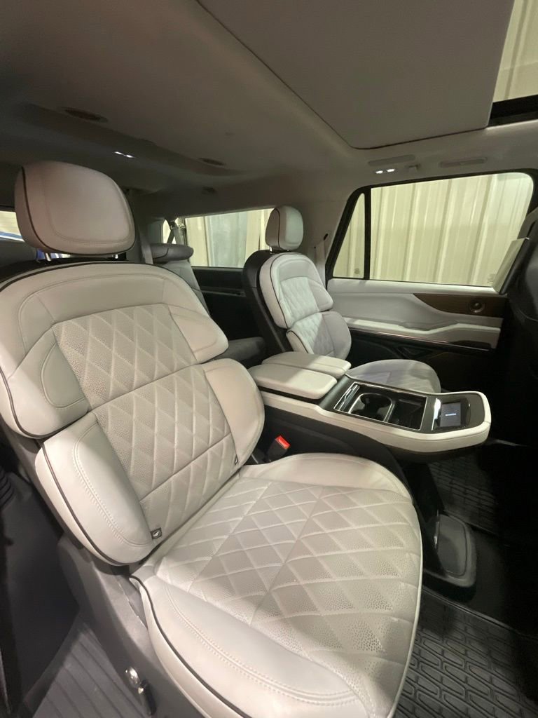 Used 2025 Lincoln Navigator L Black Label w/ Black Label Special Edition image 15