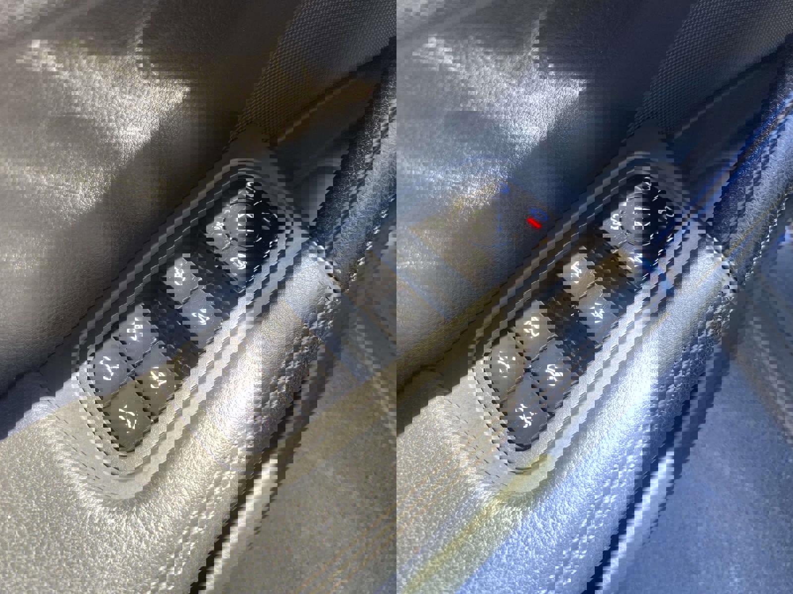 Used 2019 Porsche Cayenne image 21