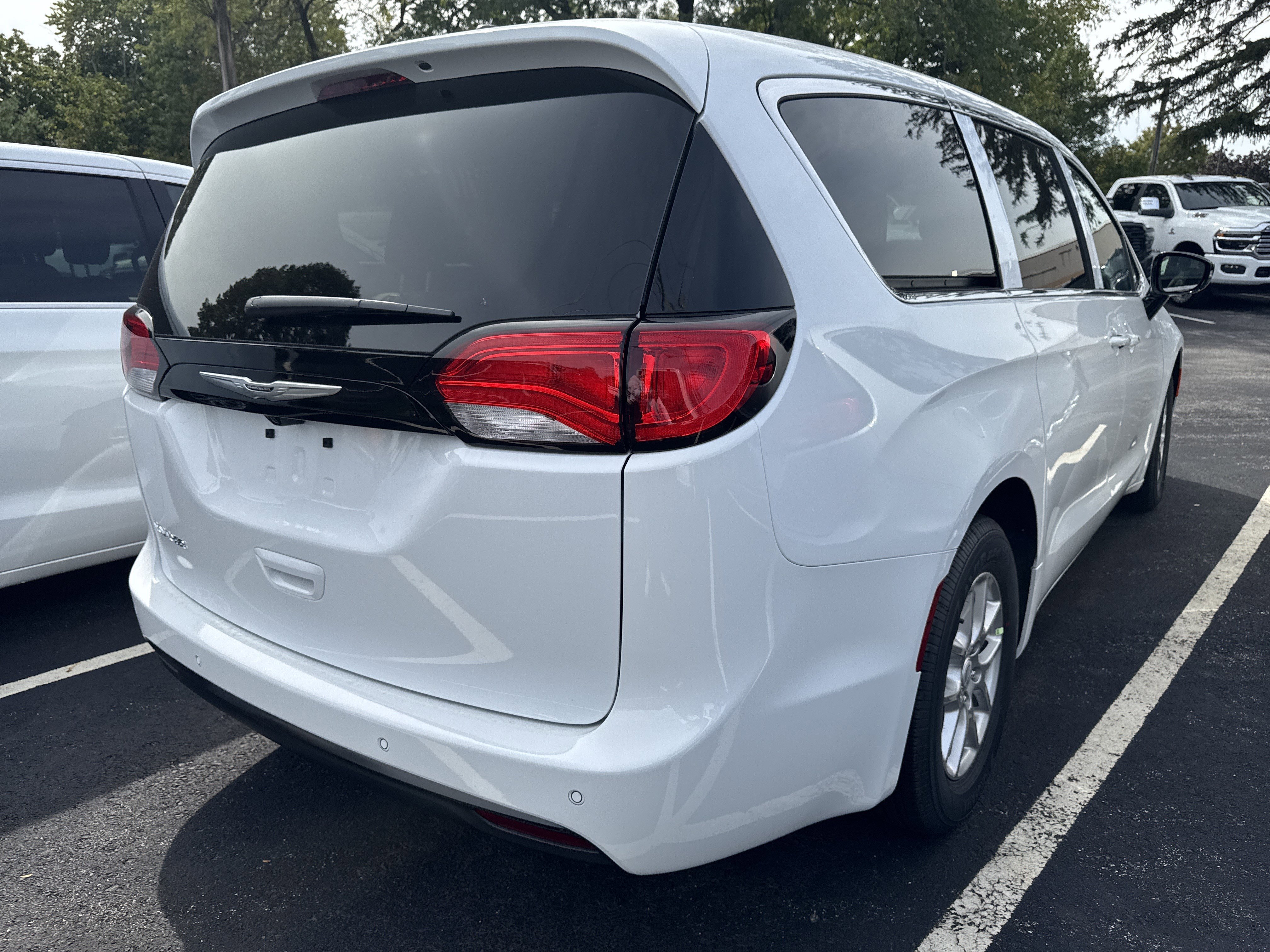 New 2026 Chrysler Voyager LX image 7