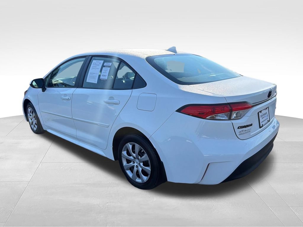 Used 2024 Toyota Corolla LE FWD image 3