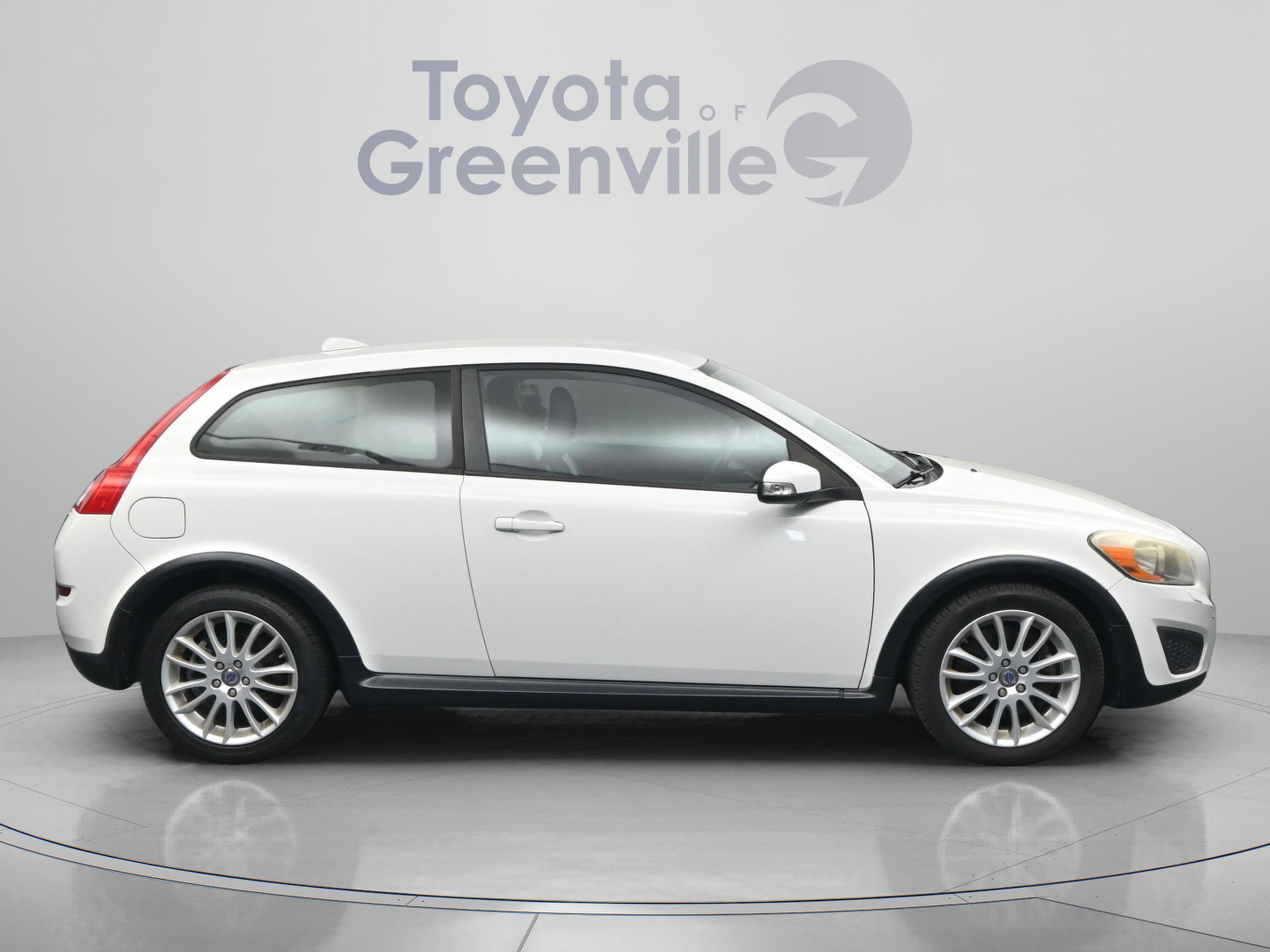 Used 2011 Volvo C30 T5 w/ Climate Pkg image 17