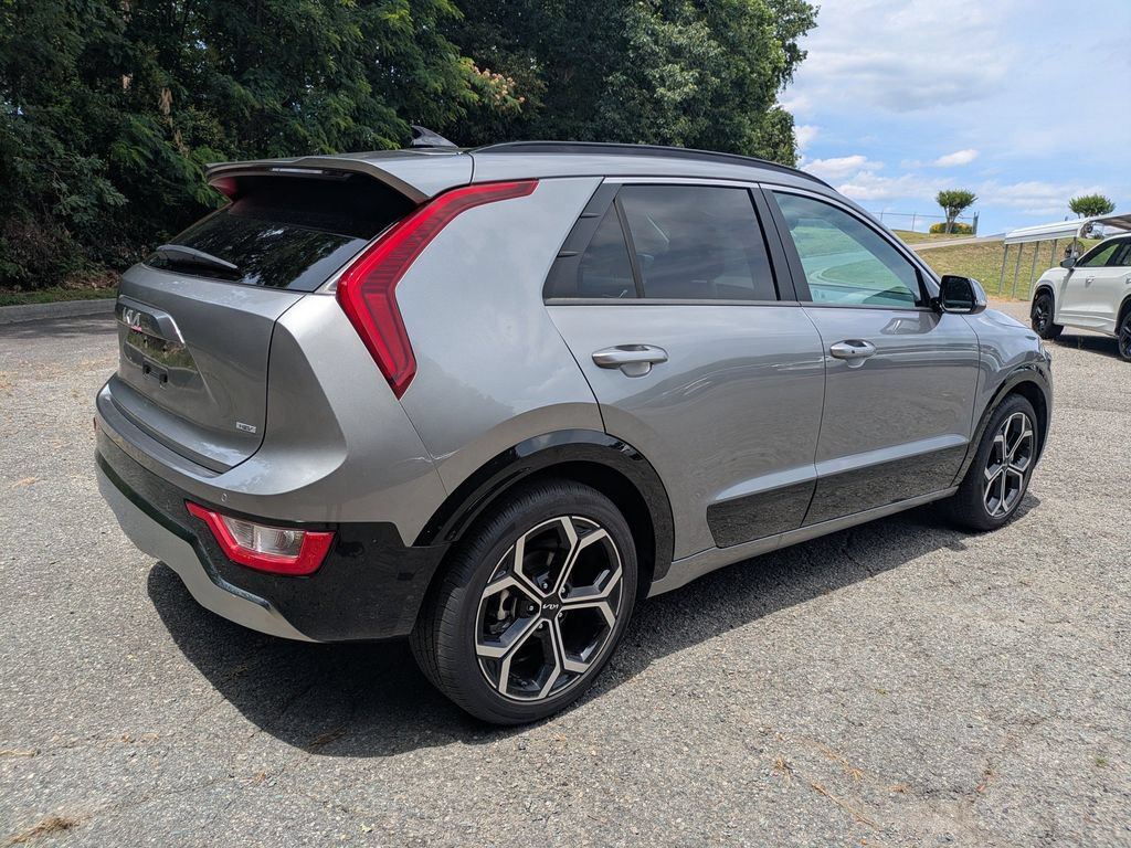Used 2025 Kia Niro EX Touring FWD image 4