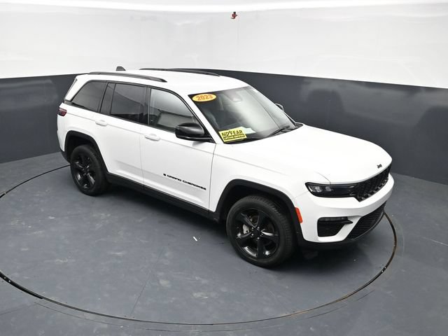 Used 2023 Jeep Grand Cherokee Limited w/ Black Appearance Package AWD/4WD image 52