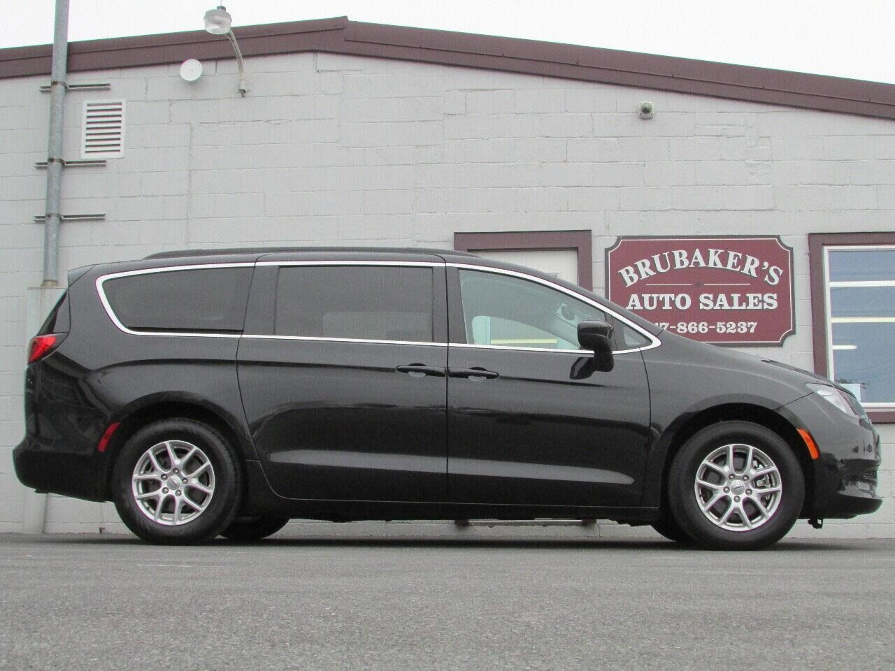 Used 2021 Chrysler Voyager Lxi