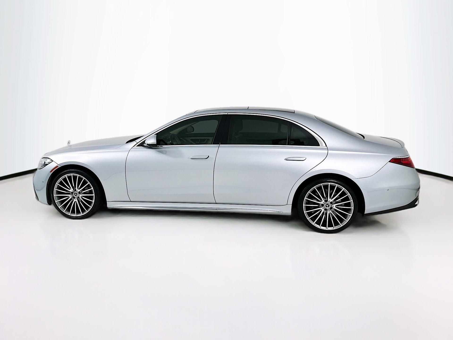 Used 2022 Mercedes-Benz S 580 4MATIC Sedan image 5
