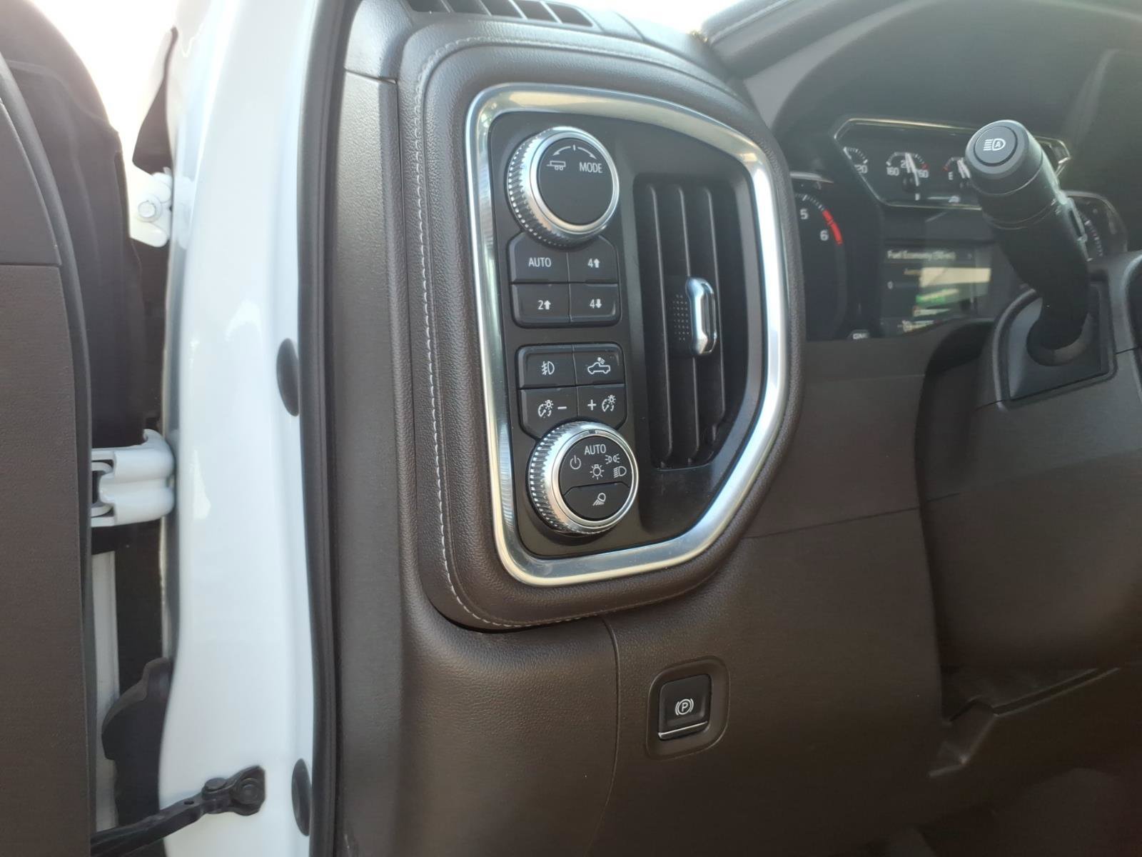 Used 2022 GMC Sierra 1500 SLT w/ SLT Premium Plus Package AWD/4WD image 10
