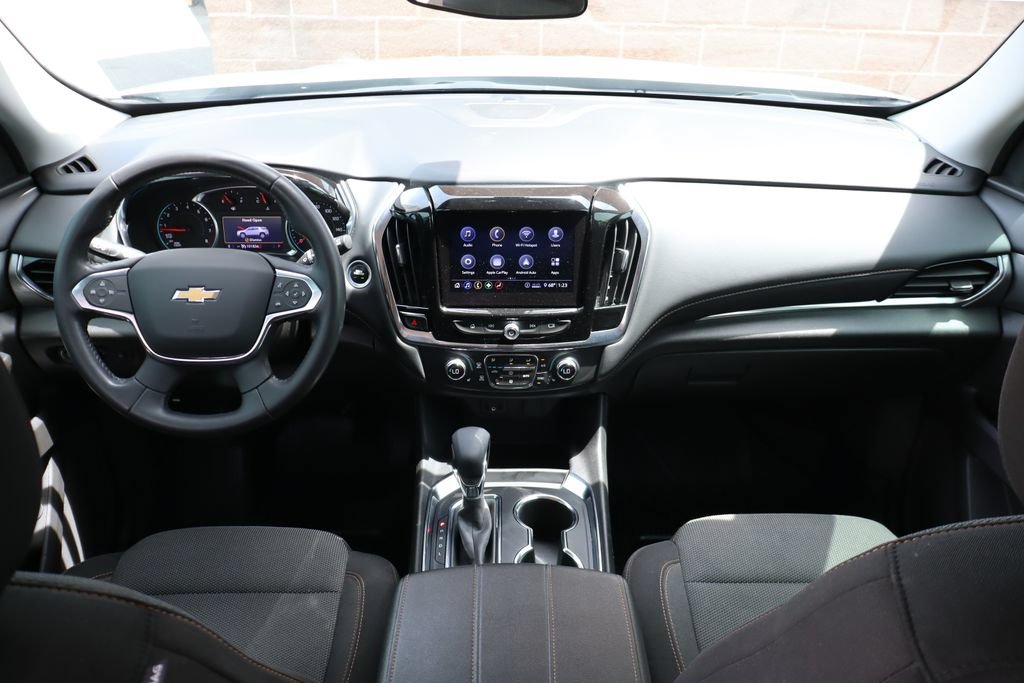 Used 2021 Chevrolet Traverse LT FWD image 40