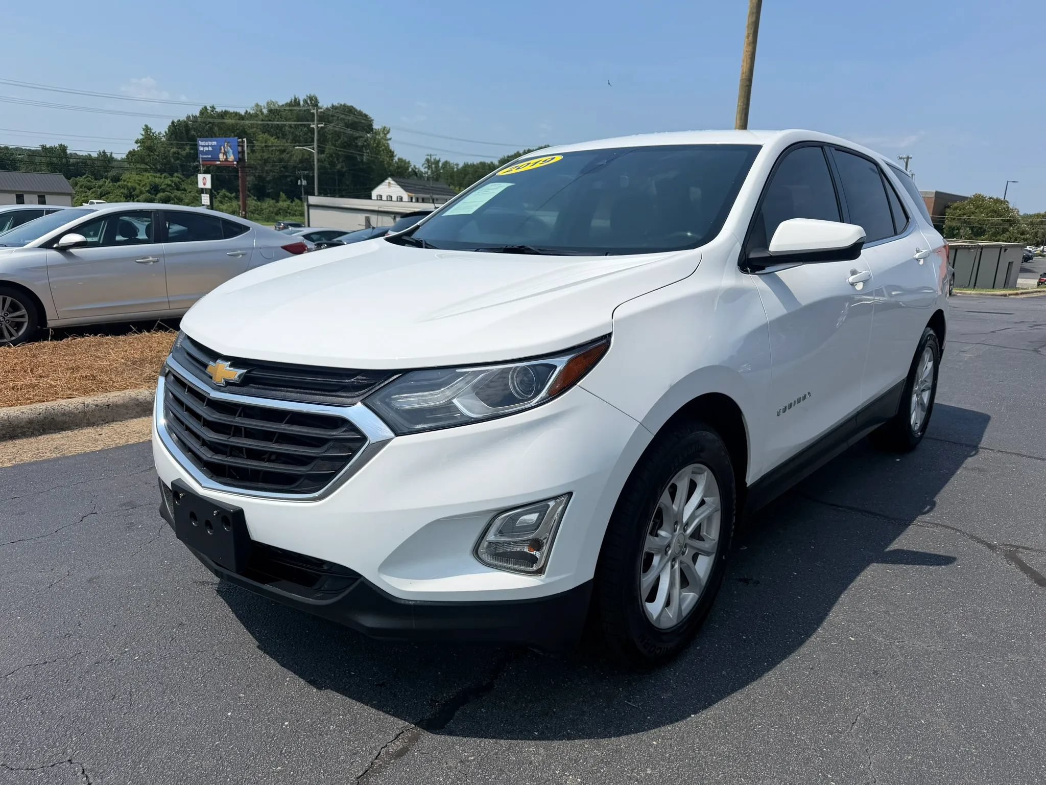 Used 2019 Chevrolet Equinox LT FWD image 3
