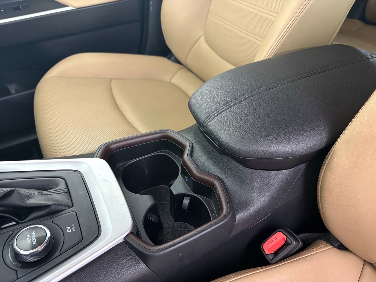 Used 2020 Toyota RAV4 Limited image 20