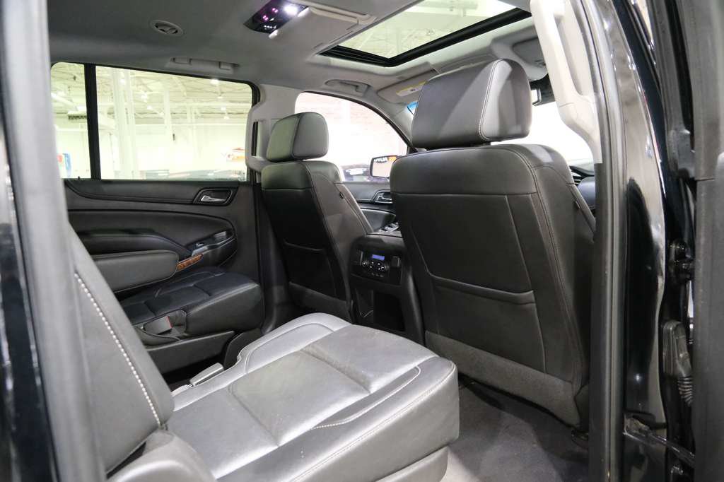 Used 2019 Chevrolet Suburban Premier AWD/4WD image 26