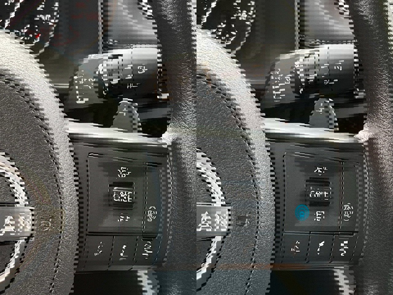 Used 2024 Nissan Rogue SV image 23