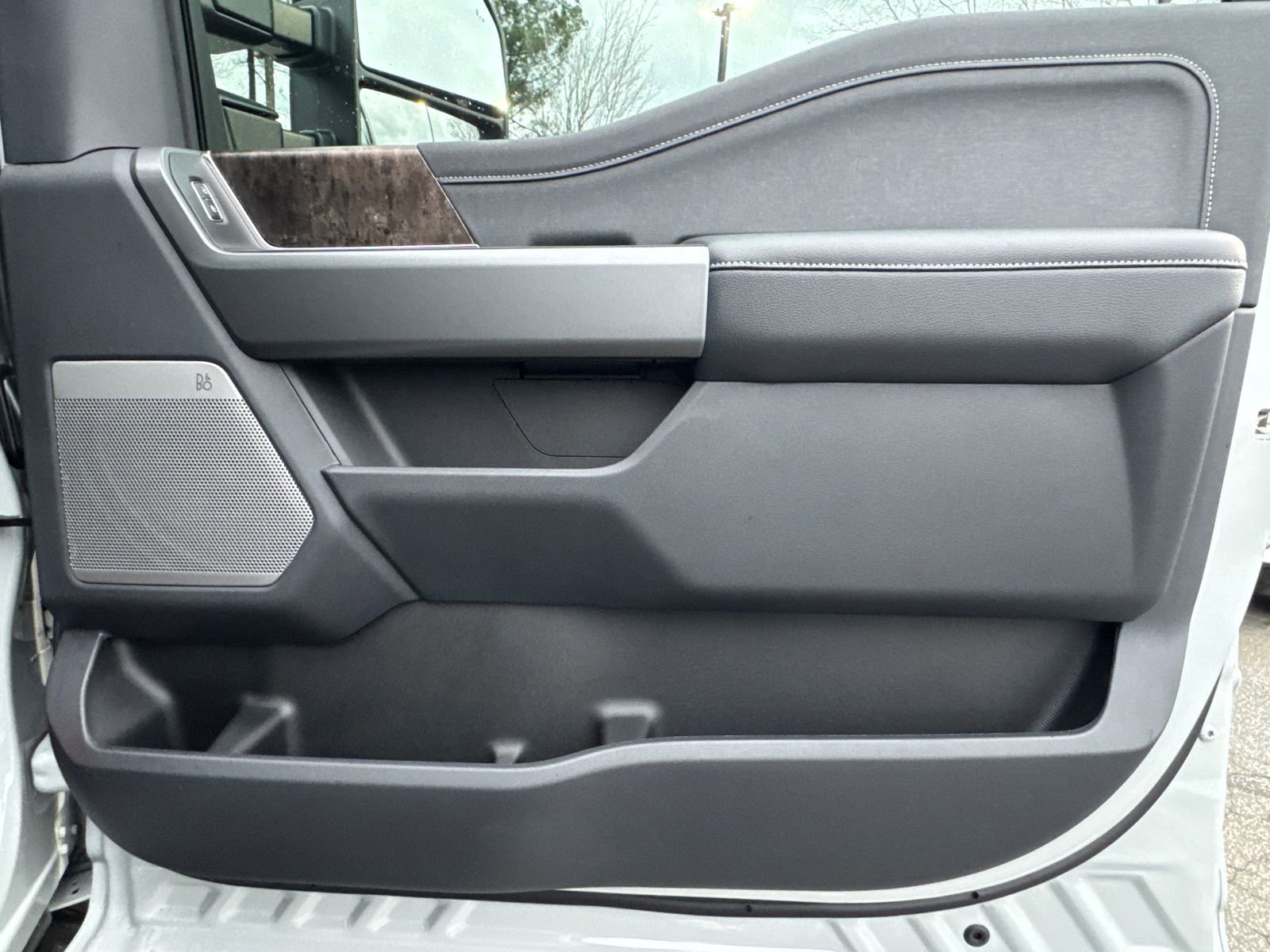 New 2026 Ford F250 Lariat w/ Black Appearance Package image 15