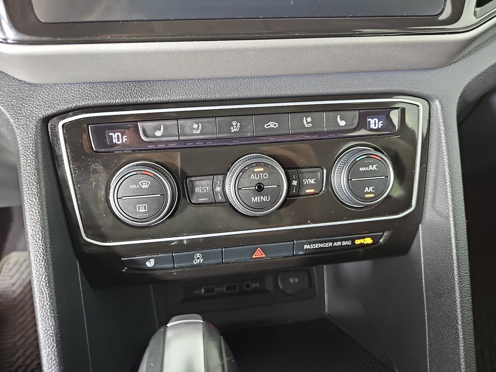 Used 2020 Volkswagen Atlas SEL R-Line AWD/4WD image 12