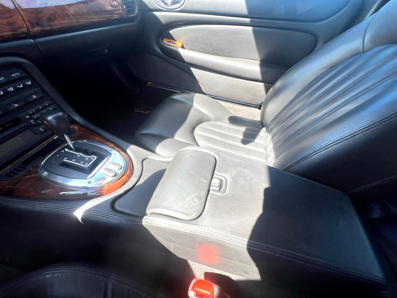 Used 2006 Jaguar XK8 Coupe image 22