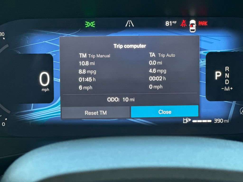 New 2026 Volvo XC40 B5 Plus w/ Climate Package image 27