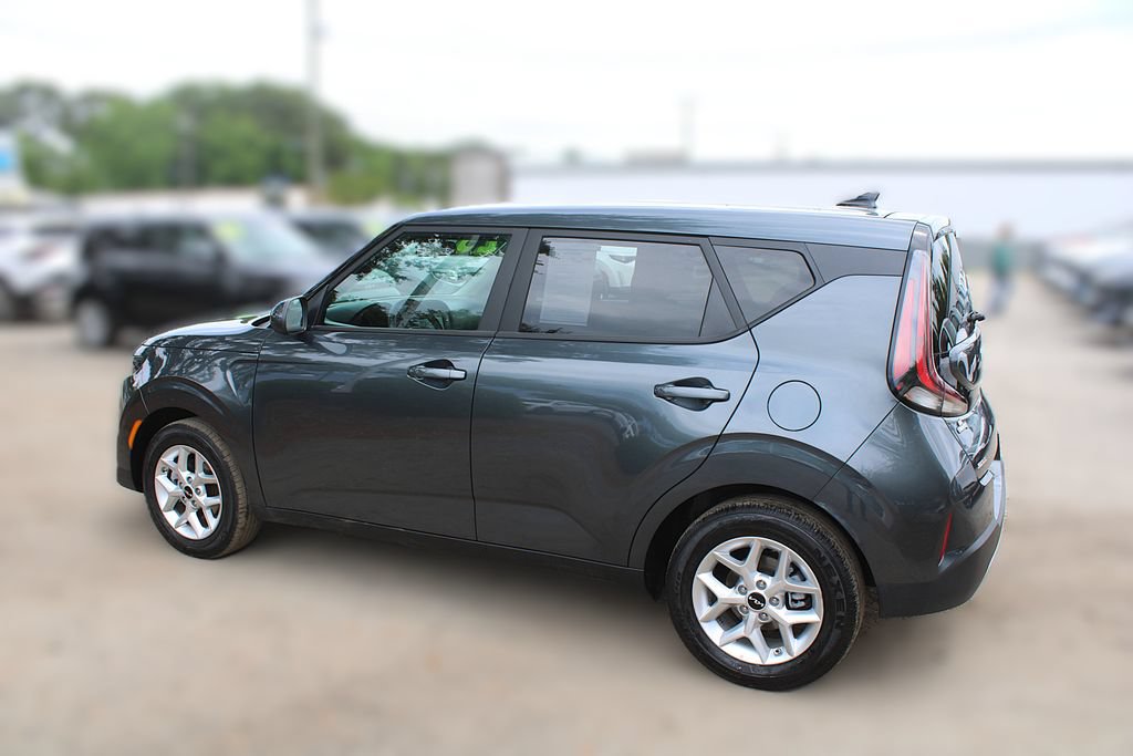 Certified 2025 Kia Soul LX FWD image 12