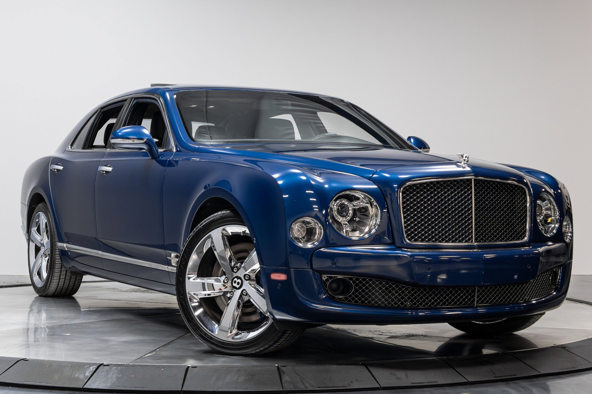 Used 2016 Bentley Mulsanne Speed image 56