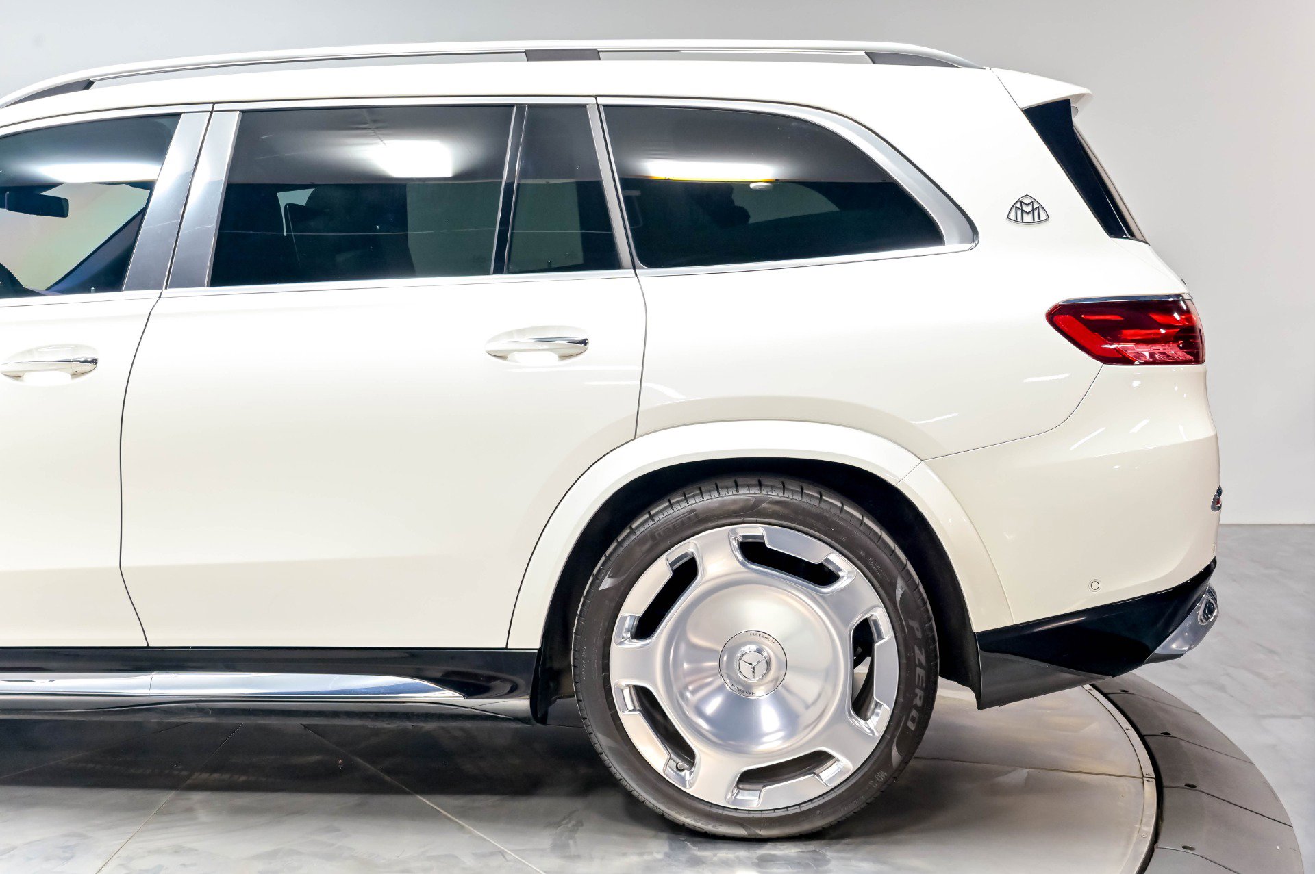 Used 2024 Mercedes-Benz Maybach GLS 600 4MATIC image 48