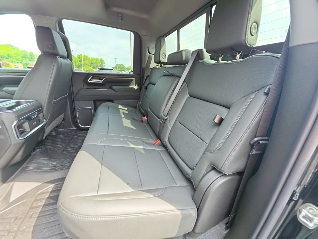 New 2026 GMC Sierra 2500 SLT AWD/4WD image 16